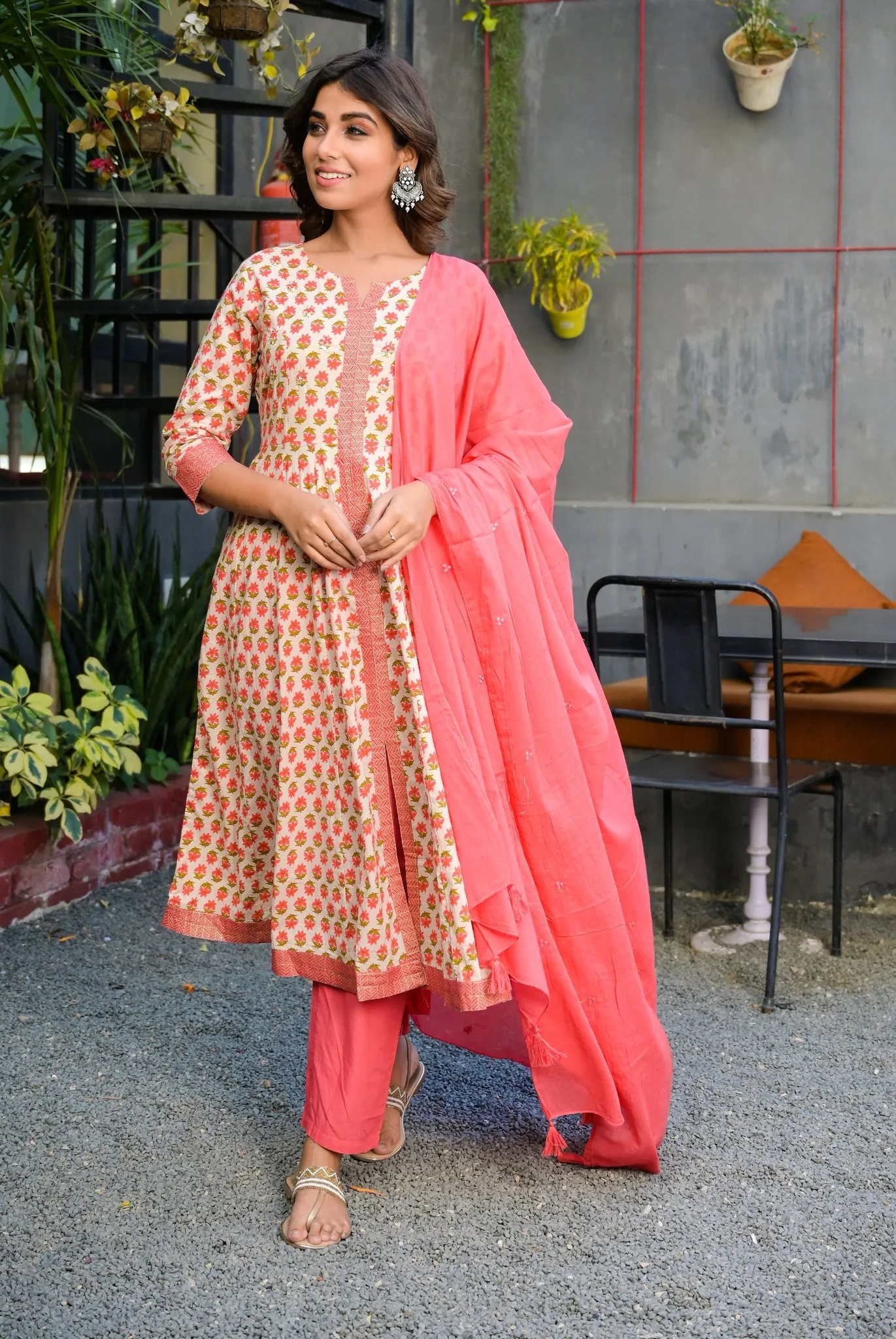 Women Peach And Beige Printed Dupatta Set